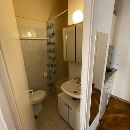Flat Apartment *
